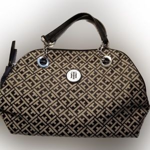 HANDBAG- LIKE NEW - TOMMY HILFIGER